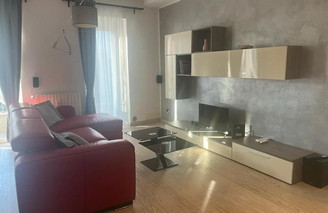 Rembrandt Luxury Apt San Siro Fiera Ippodromo Centro-1